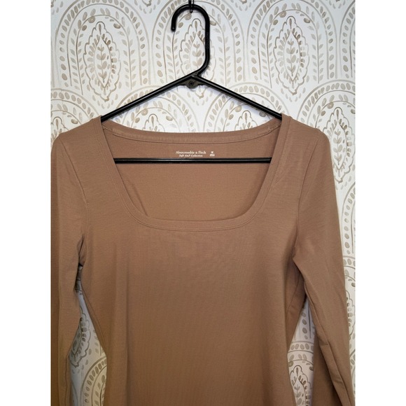 Abercrombie & Fitch Soft AF Collection Square Neck Long Sleeve Bodysuit Tan M - Picture 8 of 10